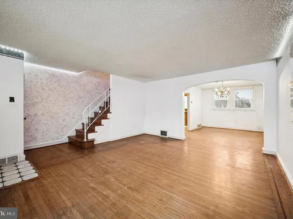 6024 Reach St, Philadelphia, PA 19111