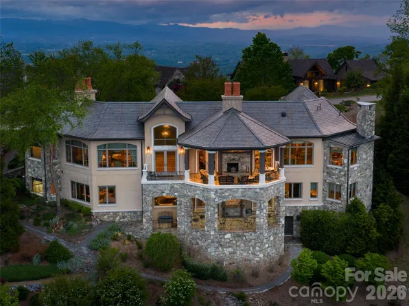 83 Summit Tower Cir, Asheville, NC 28804