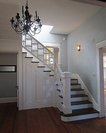 3rd image of 912 S College St