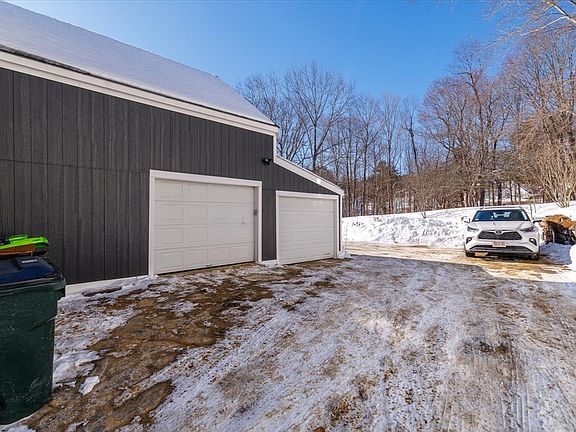 4th image of 14 Central St