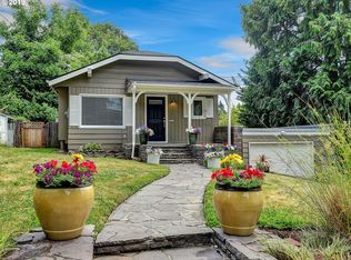 8444 SW 11th Ave, Portland, OR 97219