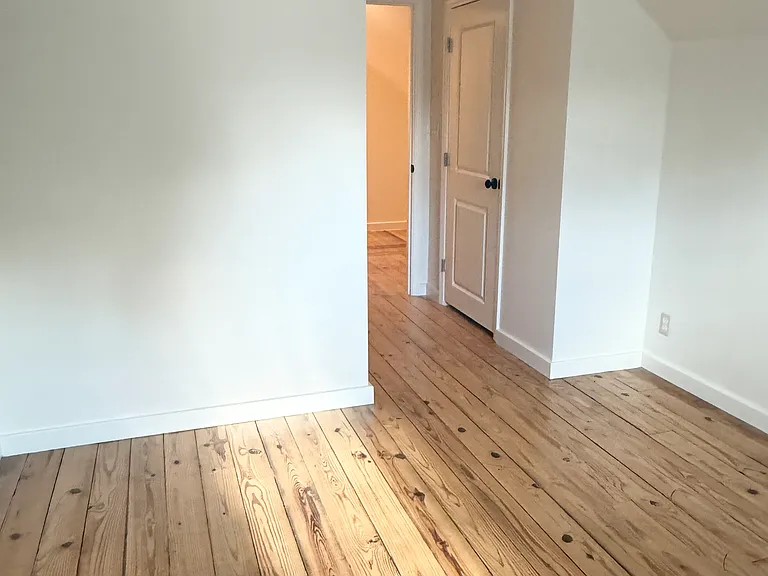 421 McCready Ave — Photo 18