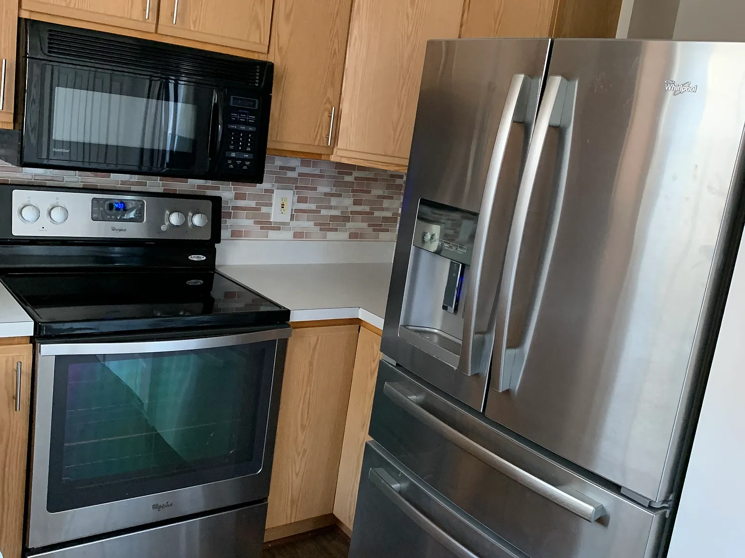 3 bed, 1120 sqft, $2,200 — Photo 4