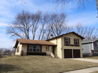1372 Blair Ln, Hoffman Estates, IL