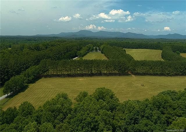 2nd image of 3050 Collinsville Rd