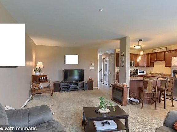 Living Room/Kitchen