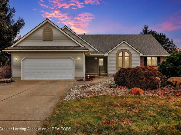 1309 Country Ln, Dewitt, MI 48820