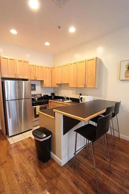 Building Photo - 49 Temple Pl #3F