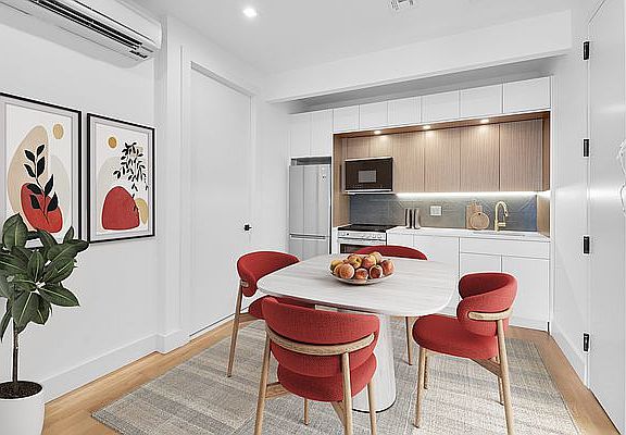 2nd image of 426 Manhattan Ave APT 3C