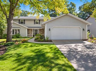 425 E Fox Run Cir, Green Bay, WI 54302