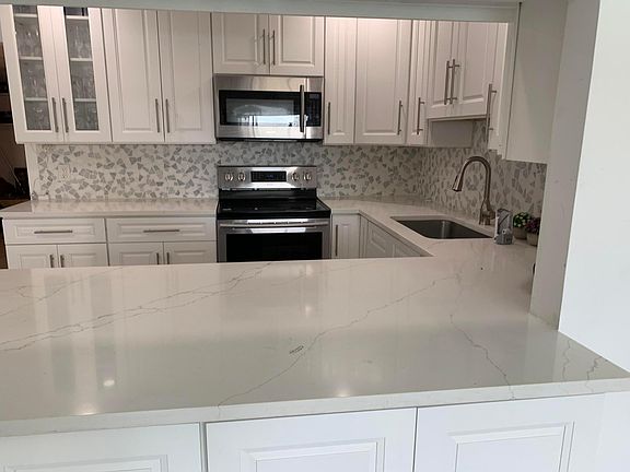 3rd image of 2234 W Carrol Circle