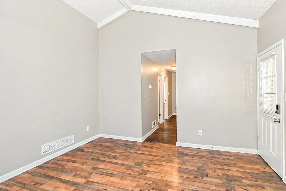 3 bed, 2.0 bath, 1254 sqft, $1,660 — Photo 3