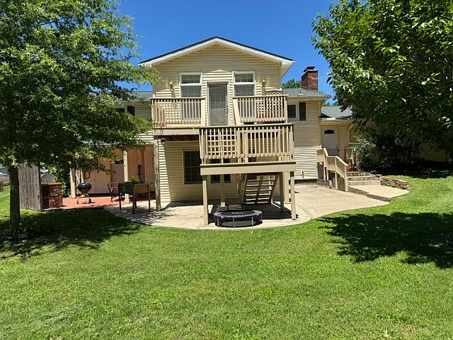2527 Greenway St — Photo 3