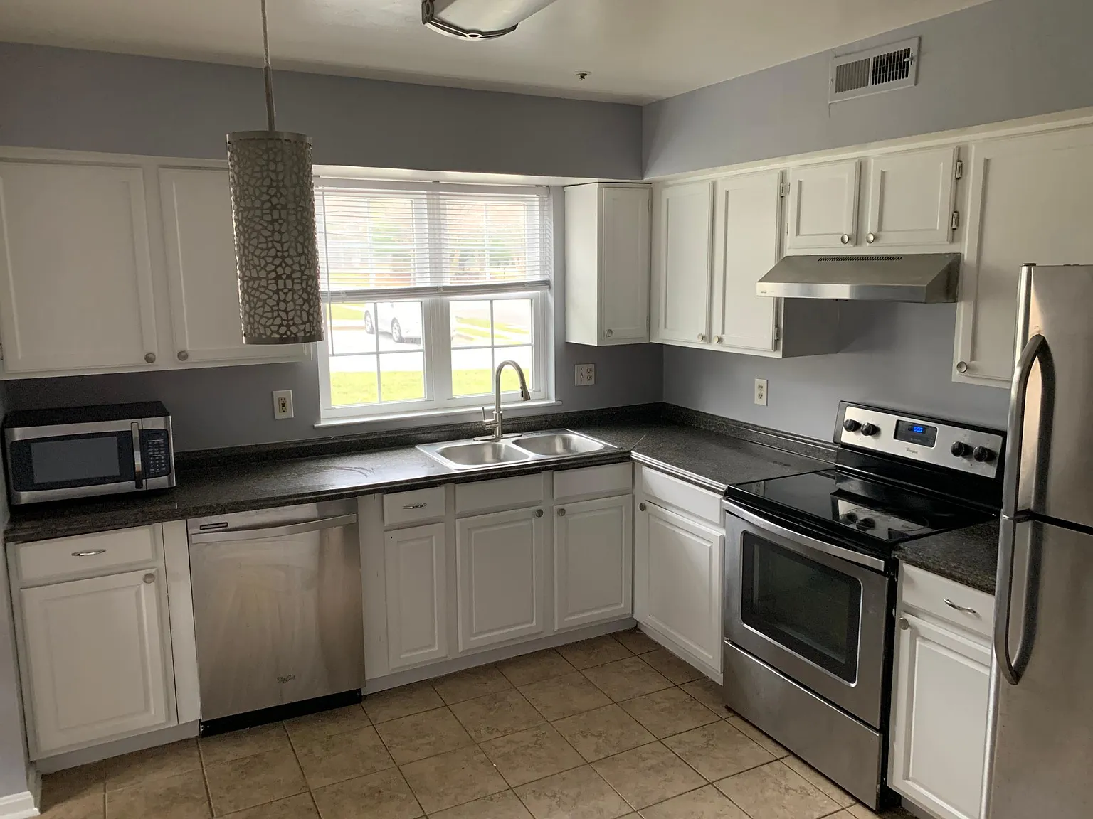 904 Dunloring Ct — Photo 3