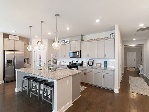 5th image of 509 Mildenhall Ln