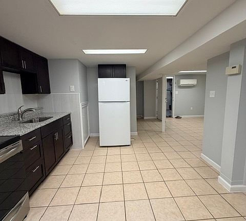 5th image of 34 Chase St #B