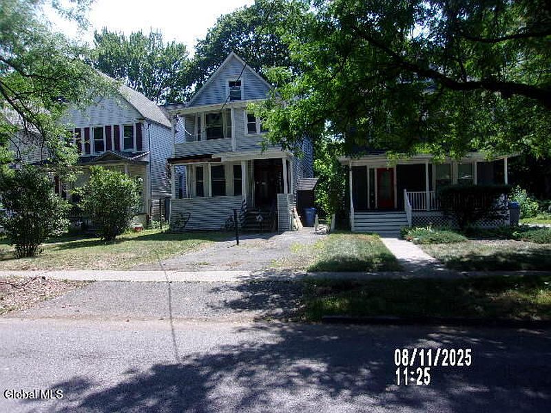 2nd image of 137 N Pine Avenue