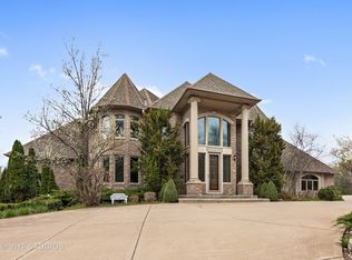 140 Century Oaks Dr, North Barrington, IL 60010