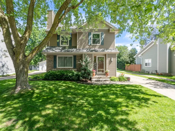7037 Hickory Ln, Urbandale, IA 50322