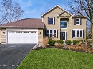 5305 Conifer Ln, Gurnee, IL 60031