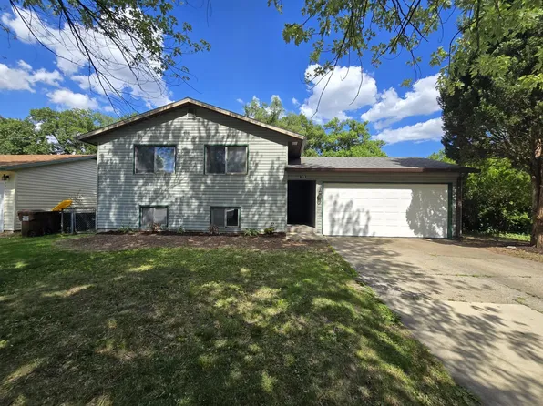 3426 New England Dr, Rockford, IL 61109