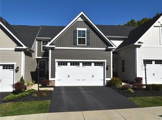 205 Lilly Ln, Canonsburg, PA 15317