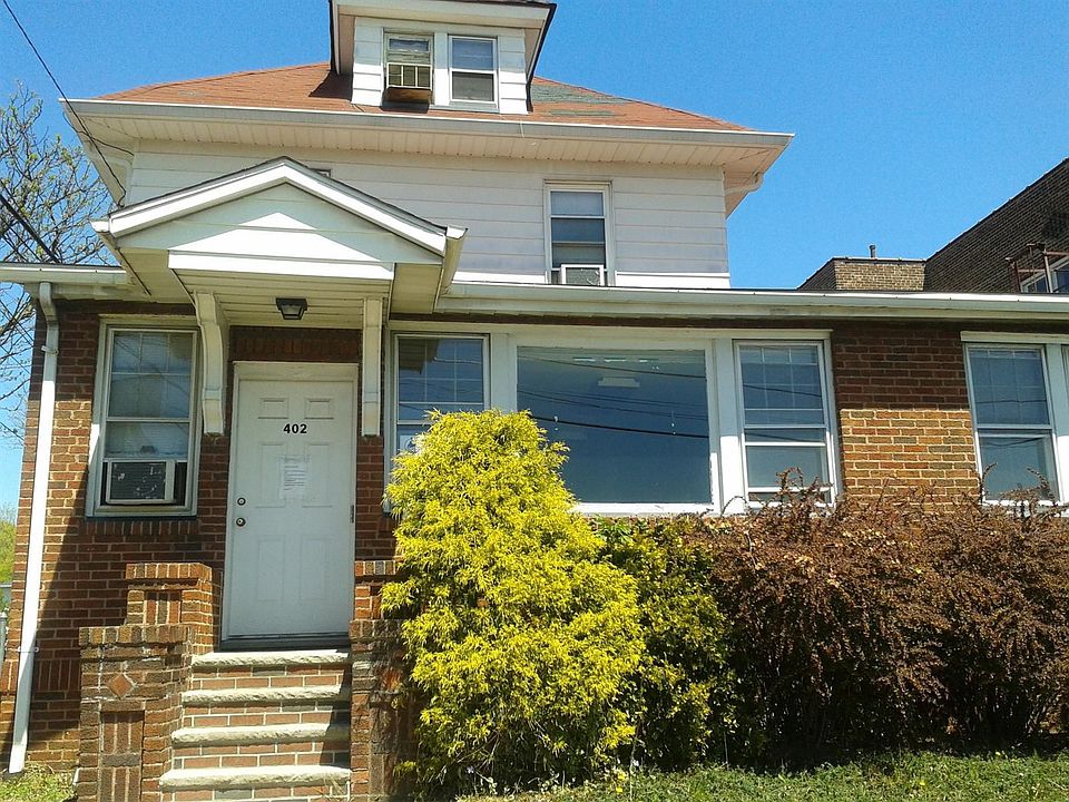 1st image of 402 Centre St #1