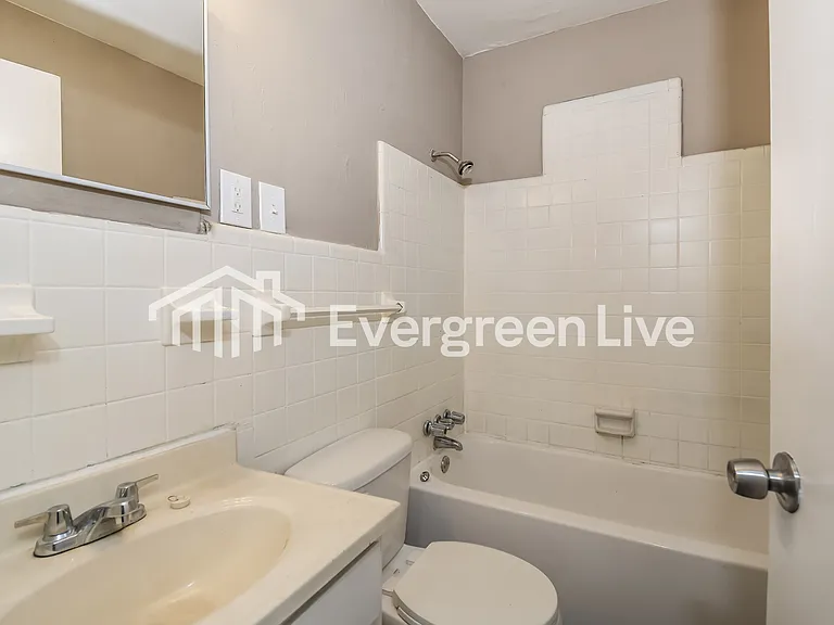 1064 Bonnie St — Photo 10