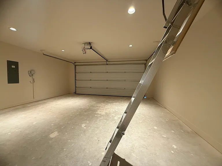 106 Kirkland St — Photo 7