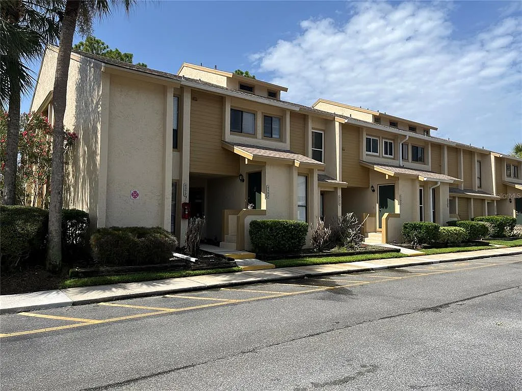 2 bed, 2.0 bath, 1099 sqft, $1,650 — Photo 1