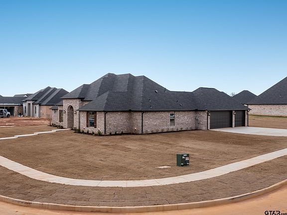 3rd image of 209 Serenity Dr