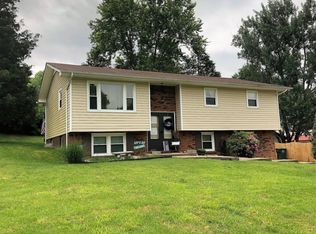 202 Winding Way Rd, Bristol, VA 24201