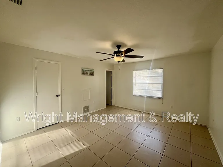 705 Bayou Ave #1 — Photo 11