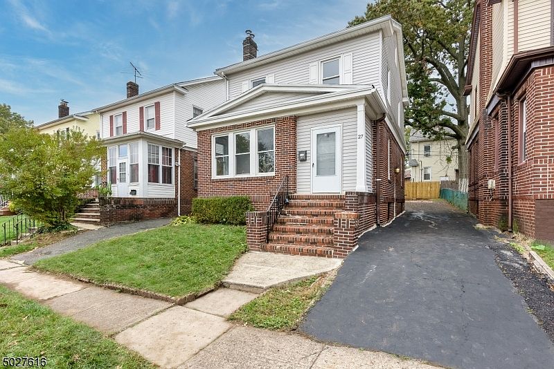 1st image of 27 WARWICK ST