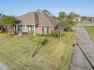 145 Meandering Way, Houma, LA 70360