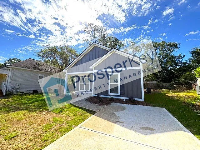 222 E Chappell St — Photo 2