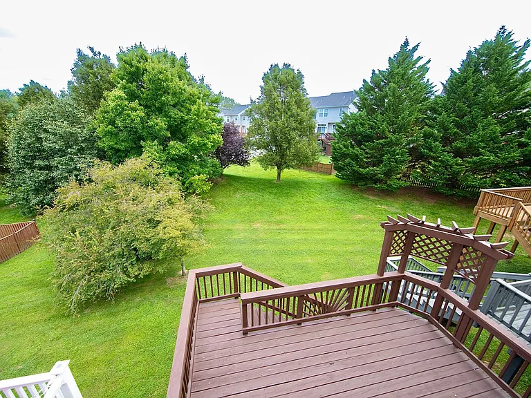 130 Spencer Cir — Photo 34