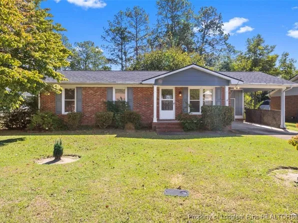 3225 Glenmore Dr, Hope Mills, NC 28348