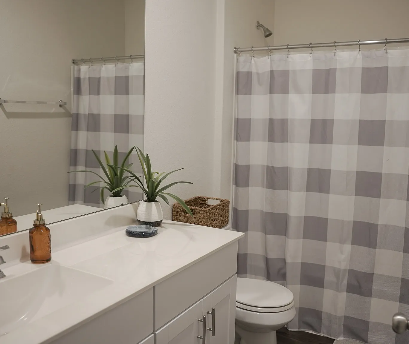 3 bed, 1504 sqft, $2,200 — Photo 4