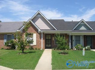 318 Wood Ridge Dr SW, Decatur, AL 35601