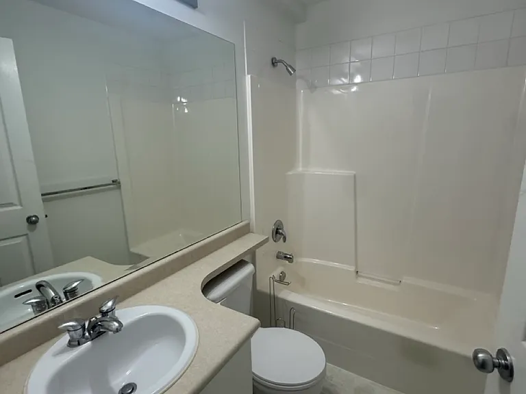243A Maple Cres — Photo 12