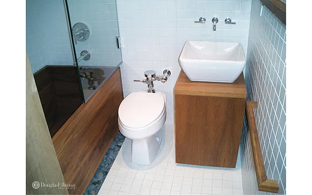 Rented by Douglas Elliman | media 20