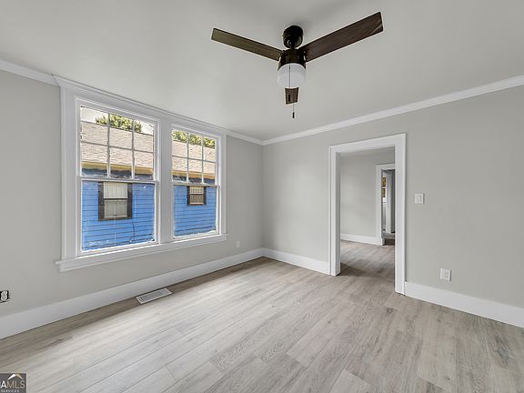 5th image of 1053 Metropolitan Pkwy SW