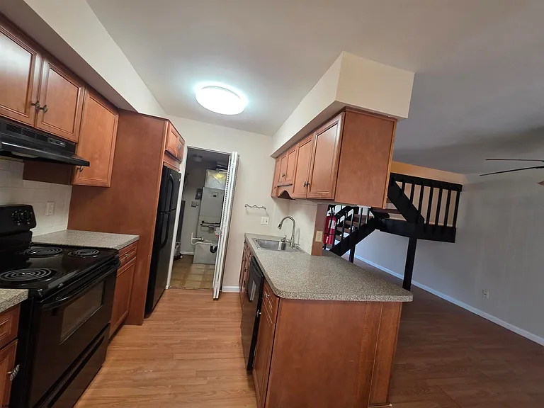 2529 Cottonwood Ct #2529 — Photo 4