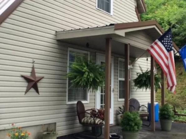 20 Happy Hill Ln, Viper, KY 41774