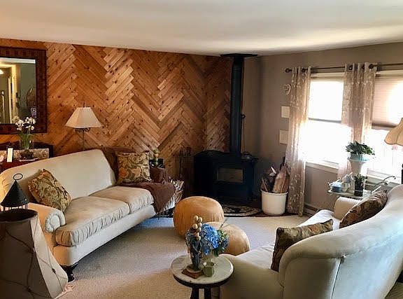 Formal Living Room (18x14)