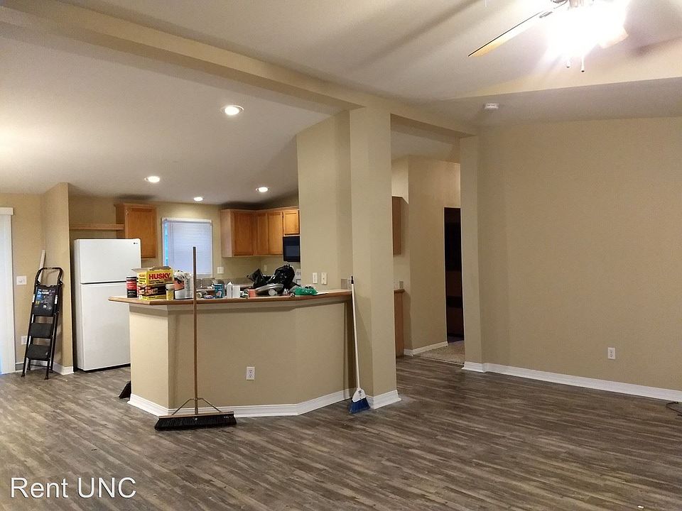 1st image of 2990 W C St Unit 1
