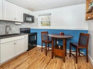 51 Burnap Rd APT 2, Holliston, MA 01746