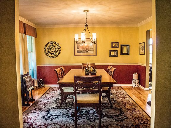 Bright Dining Room 