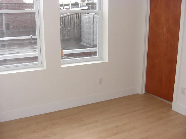 2737 W Girard Ave — Photo 5